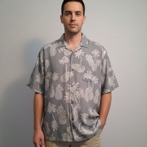 🔥 3/$40 Oak Hill Gray and White Casual Button Down Shirt with Tropical Print